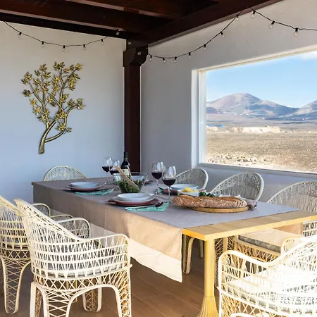 Vila Montanablanca Private Heated Pool & Stunning Views Playa Blanca (Lanzarote)