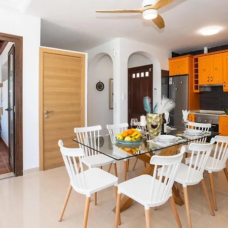Vila Montanablanca Private Heated Pool & Stunning Views Playa Blanca (Lanzarote)